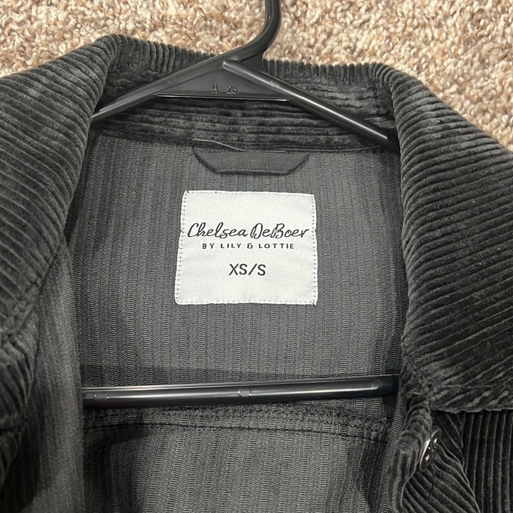 Shacket - Picture 2 of 3